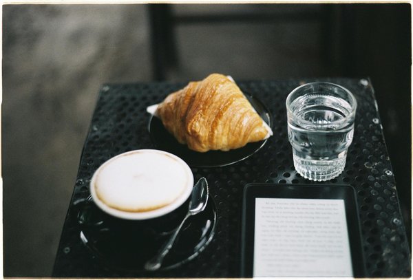 Shimmer and Shine: The Definitive UK Guide to Rocking Sequin Tops for Every Festive Celebration